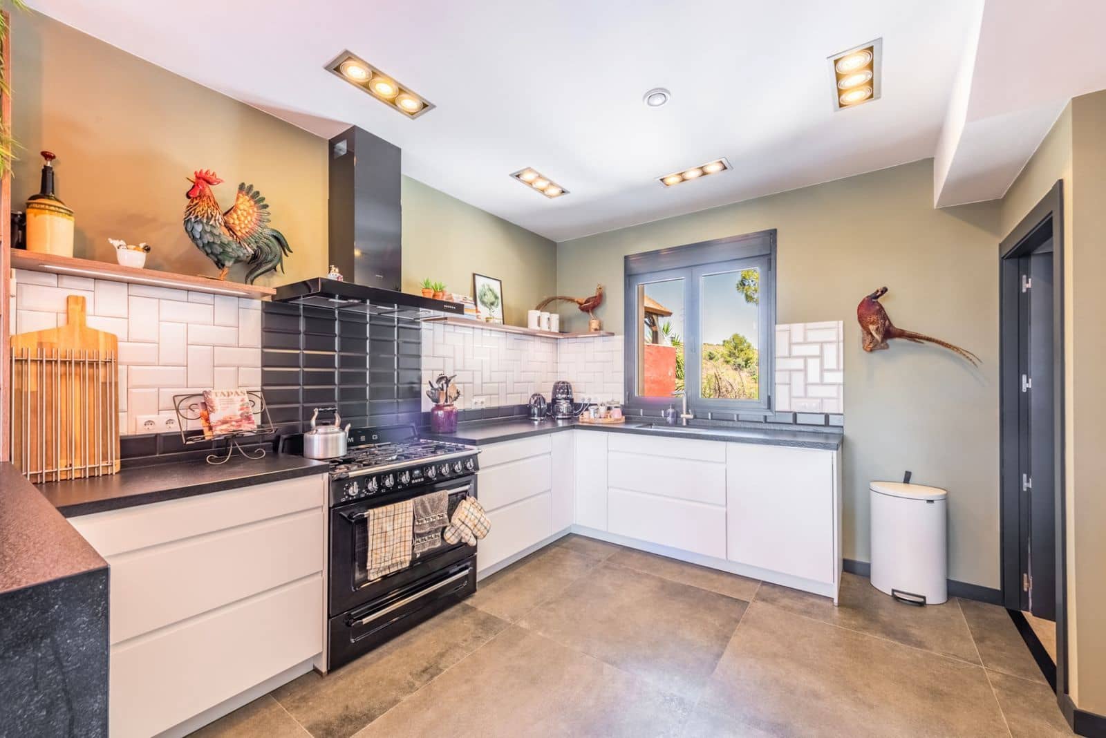 3 soveværelse Villa til salg i Rio Real med swimmingpool garage - € 1.300.000 (Ref: 7017586)