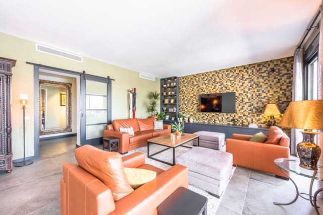 3 soveværelse Villa til salg i Río Real, Marbella med swimmingpool garage - € 1.300.000 (Ref: 7017586)