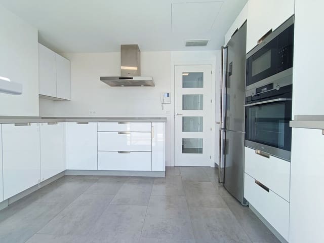 2 chambre Penthouse à vendre à Estepona avec piscine garage - 590 000 € (Ref: 7032594)