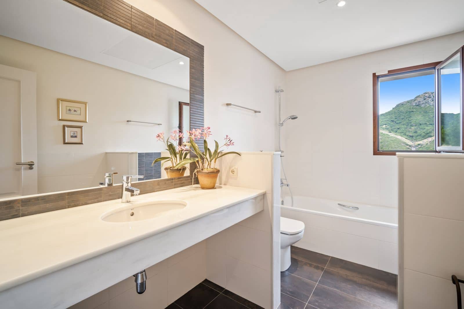 Chalet de 4 habitaciones en Benahavís en venta con piscina garaje - 1.995.000 € (Ref: 7033990)