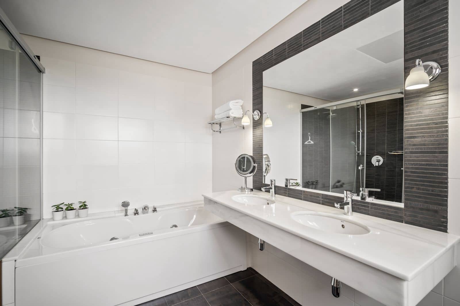 Chalet de 4 habitaciones en Benahavís en venta con piscina garaje - 1.995.000 € (Ref: 7033990)