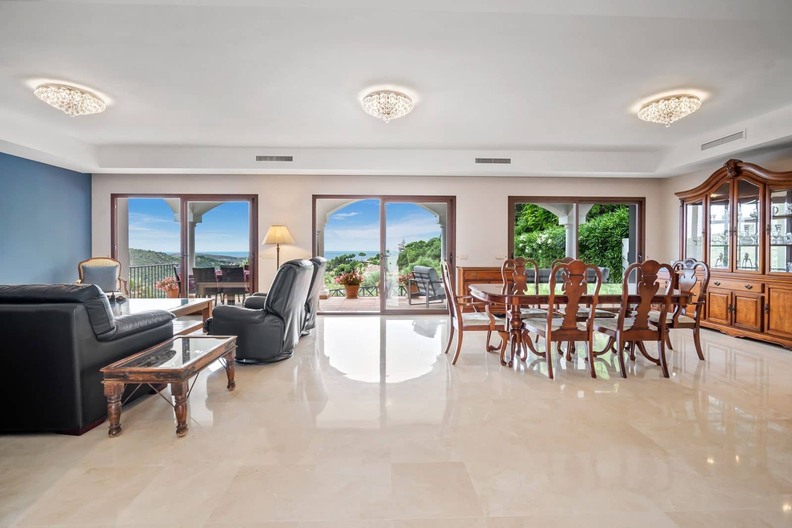 Chalet de 4 habitaciones en Benahavís en venta con piscina garaje - 1.995.000 € (Ref: 7033990)