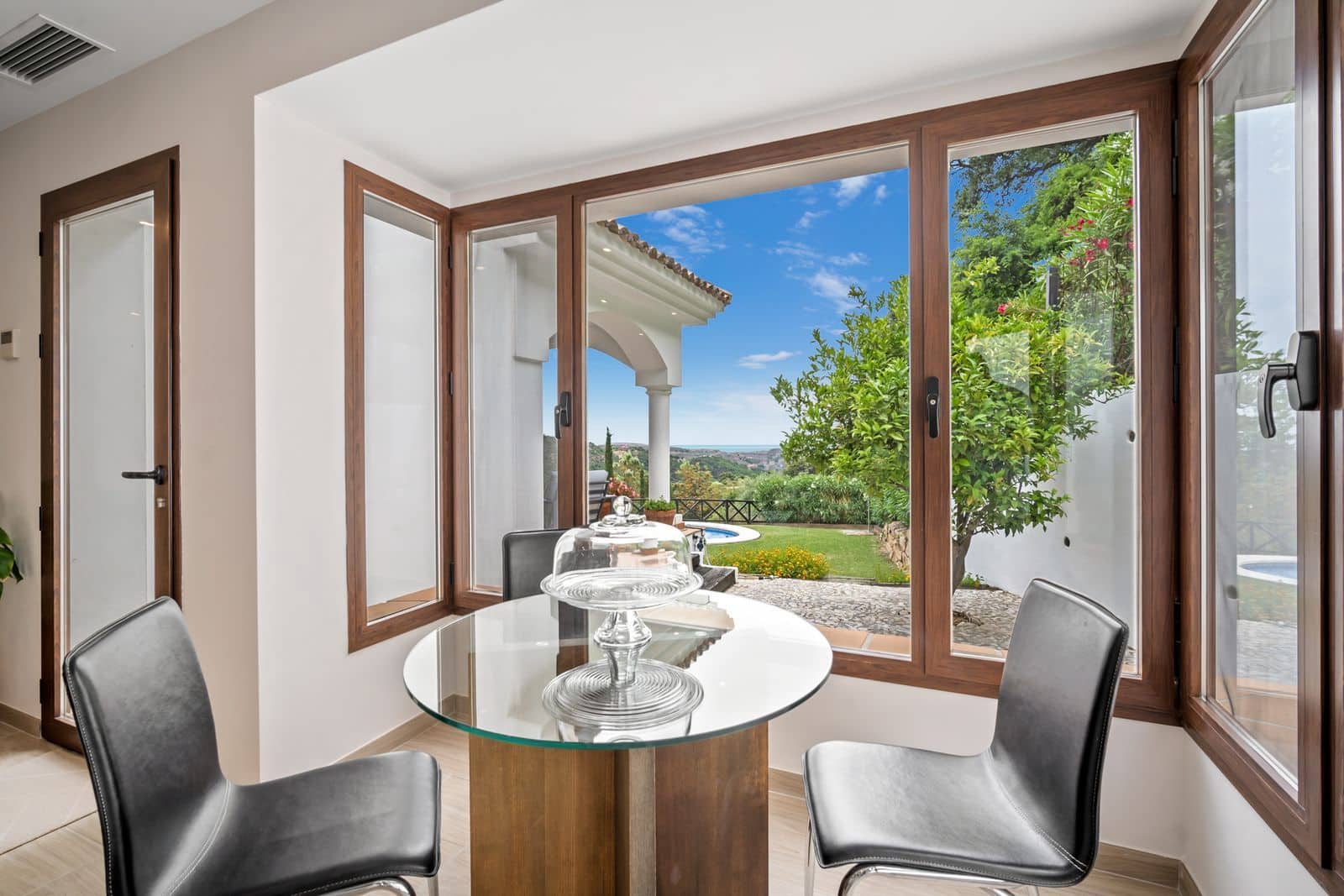 Chalet de 4 habitaciones en Benahavís en venta con piscina garaje - 1.995.000 € (Ref: 7033990)