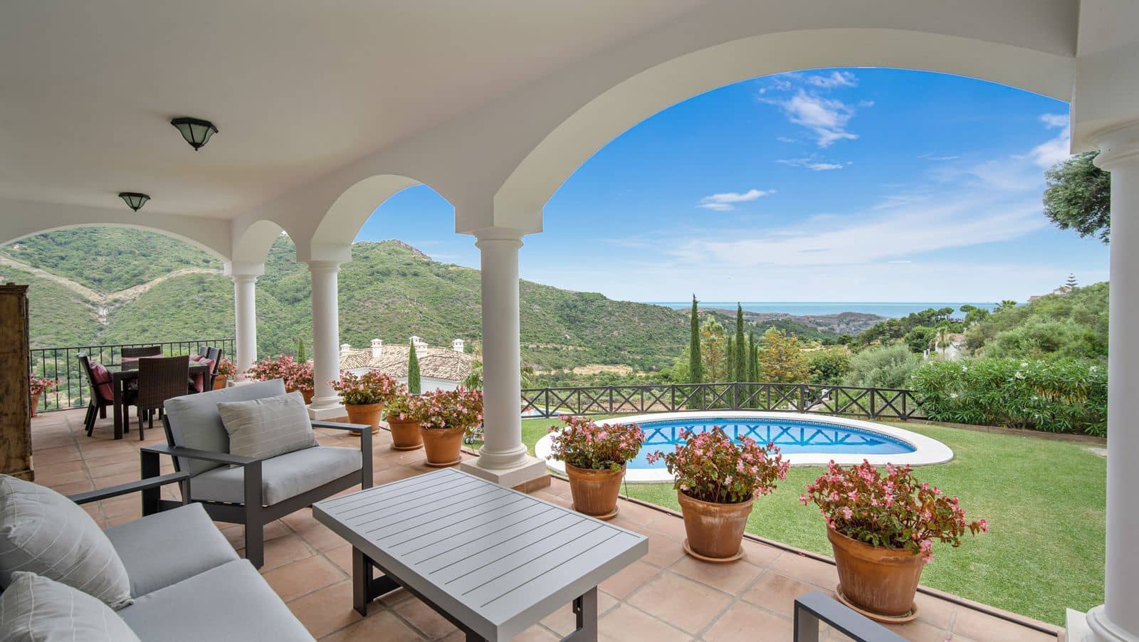 Chalet de 4 habitaciones en Benahavís en venta con piscina garaje - 1.995.000 € (Ref: 7033990)