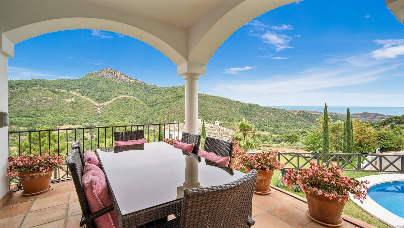 Chalet de 4 habitaciones en Benahavís en venta con piscina garaje - 1.995.000 € (Ref: 7033990)