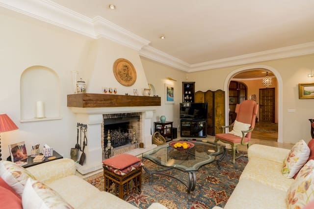 5 makuuhuone Huvila myytävänä paikassa El Paraiso, Estepona mukana uima-altaan 
autotalli - 1 695 000 € (Ref: 7033992)