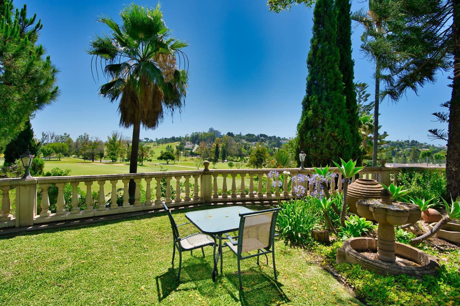 5 soveværelse Villa til salg i El Paraiso med swimmingpool garage - € 1.695.000 (Ref: 7033992)