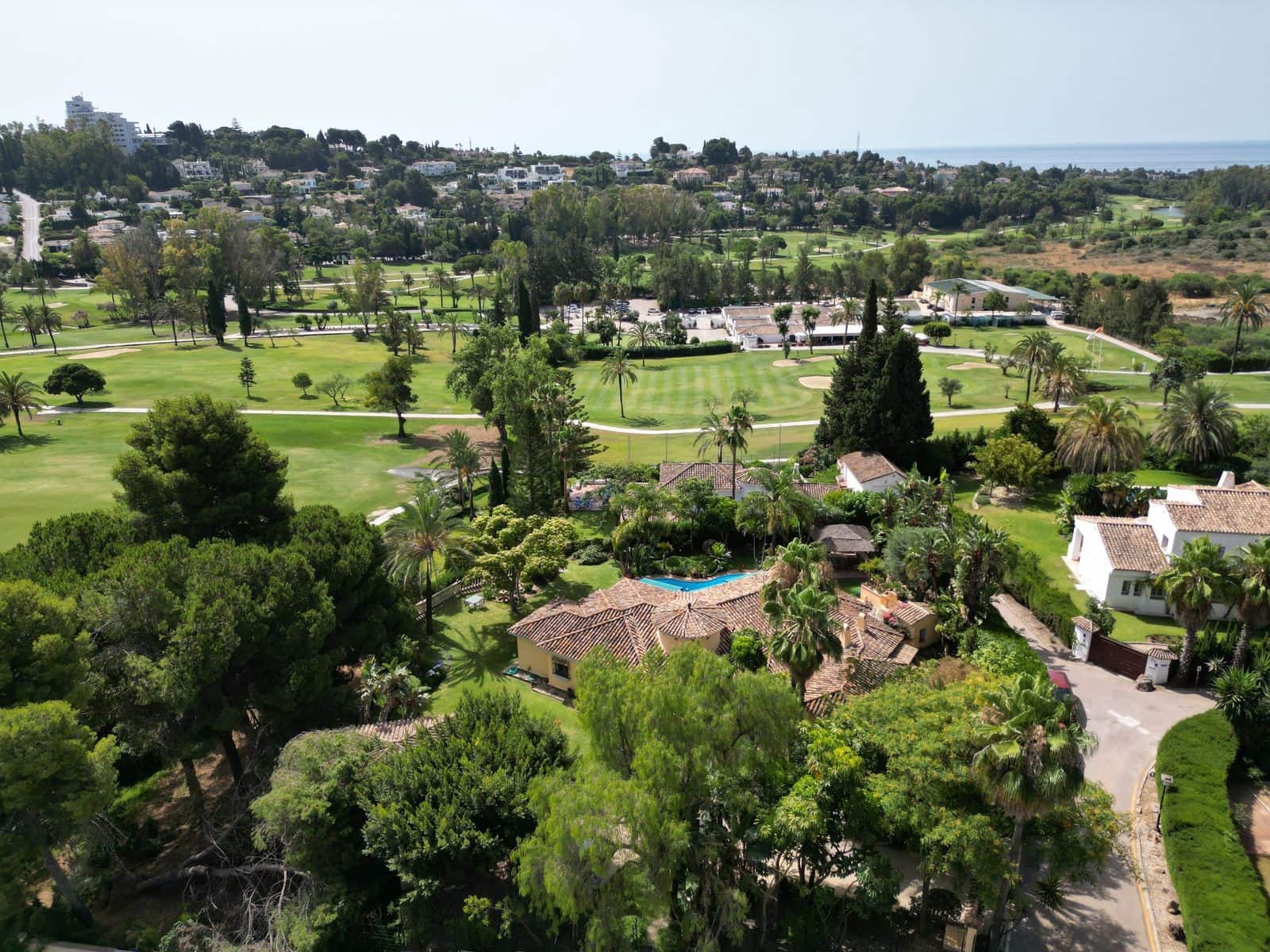 5 soveværelse Villa til salg i El Paraiso med swimmingpool garage - € 1.695.000 (Ref: 7033992)