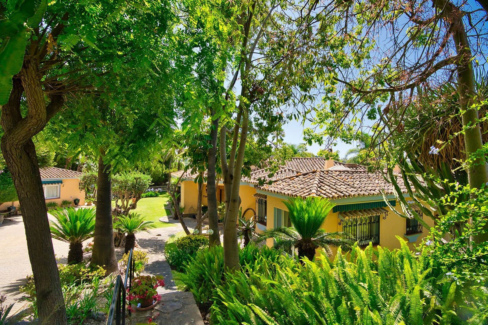 5 soveværelse Villa til salg i El Paraiso med swimmingpool garage - € 1.695.000 (Ref: 7033992)