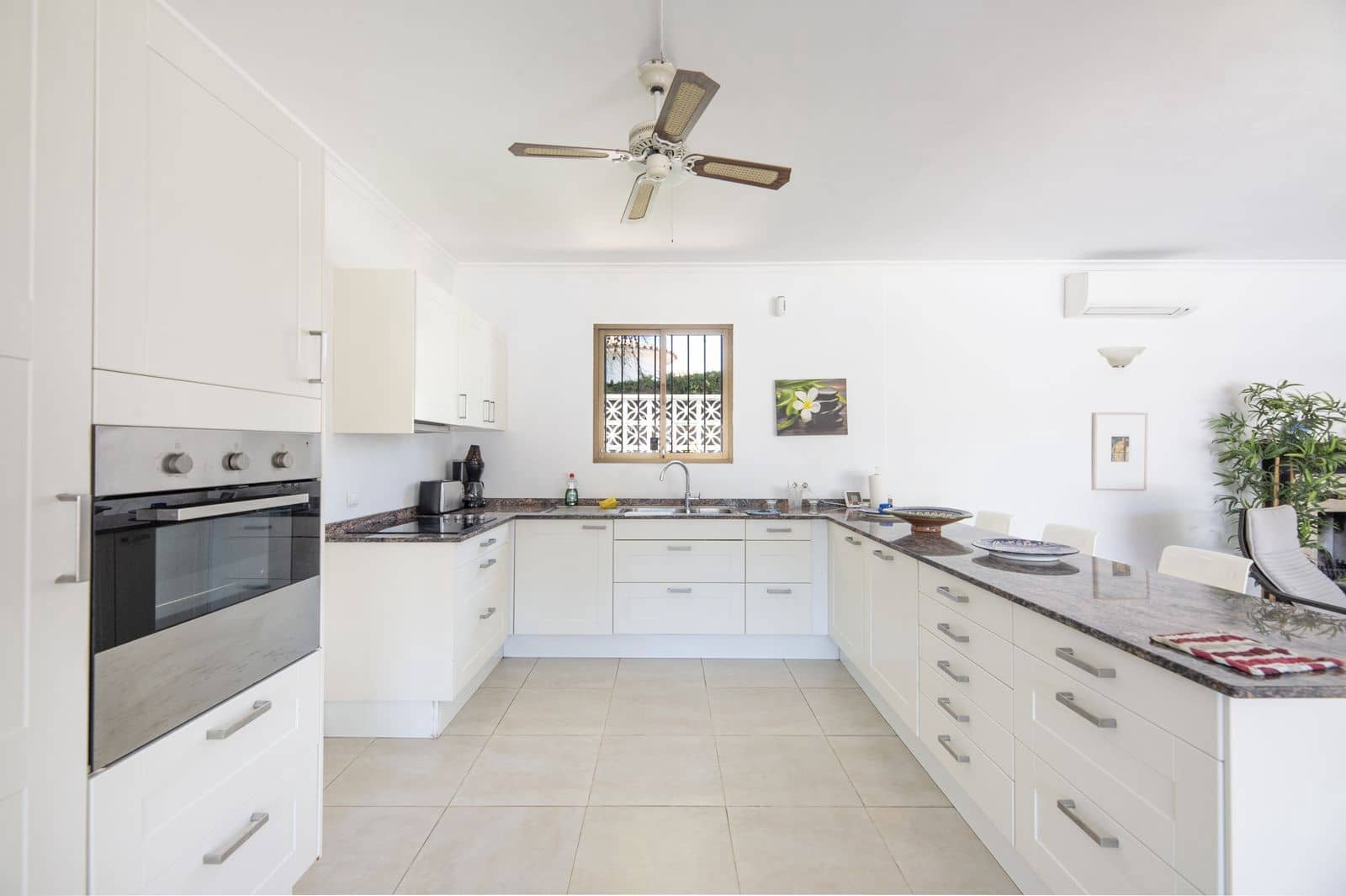 5 soveværelse Villa til salg i El Paraiso med swimmingpool garage - € 850.000 (Ref: 7055833)