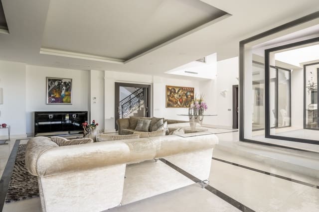 5 bedroom Villa for sale in Sierra Blanca, Marbella with pool garage - € 4,400,000 (Ref: 7061195)