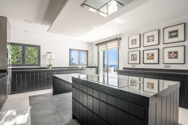 5 bedroom Villa for sale in Sierra Blanca, Marbella with pool garage - € 4,400,000 (Ref: 7061195)