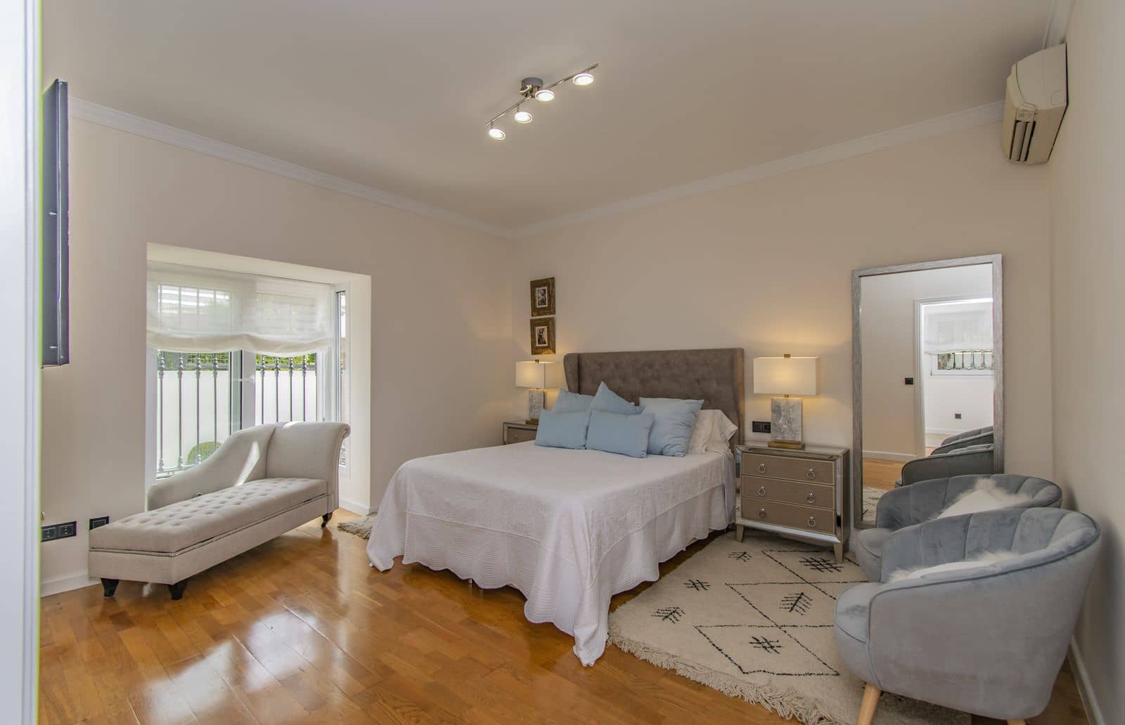 7 soverom Villa til salgs i Marbella med svømmebasseng garasje - € 1 750 000 (Ref: 7061197)