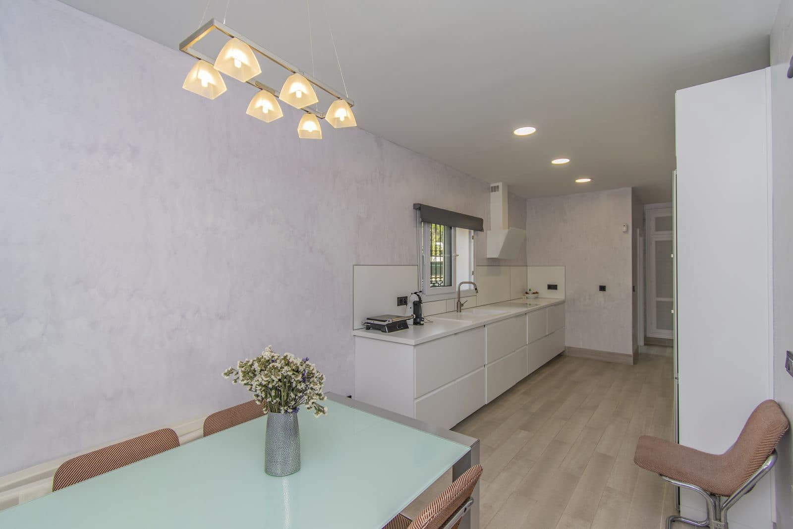 7 soverom Villa til salgs i Marbella med svømmebasseng garasje - € 1 750 000 (Ref: 7061197)