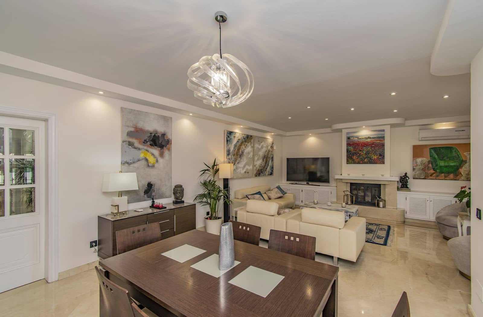 7 soverom Villa til salgs i Marbella med svømmebasseng garasje - € 1 750 000 (Ref: 7061197)