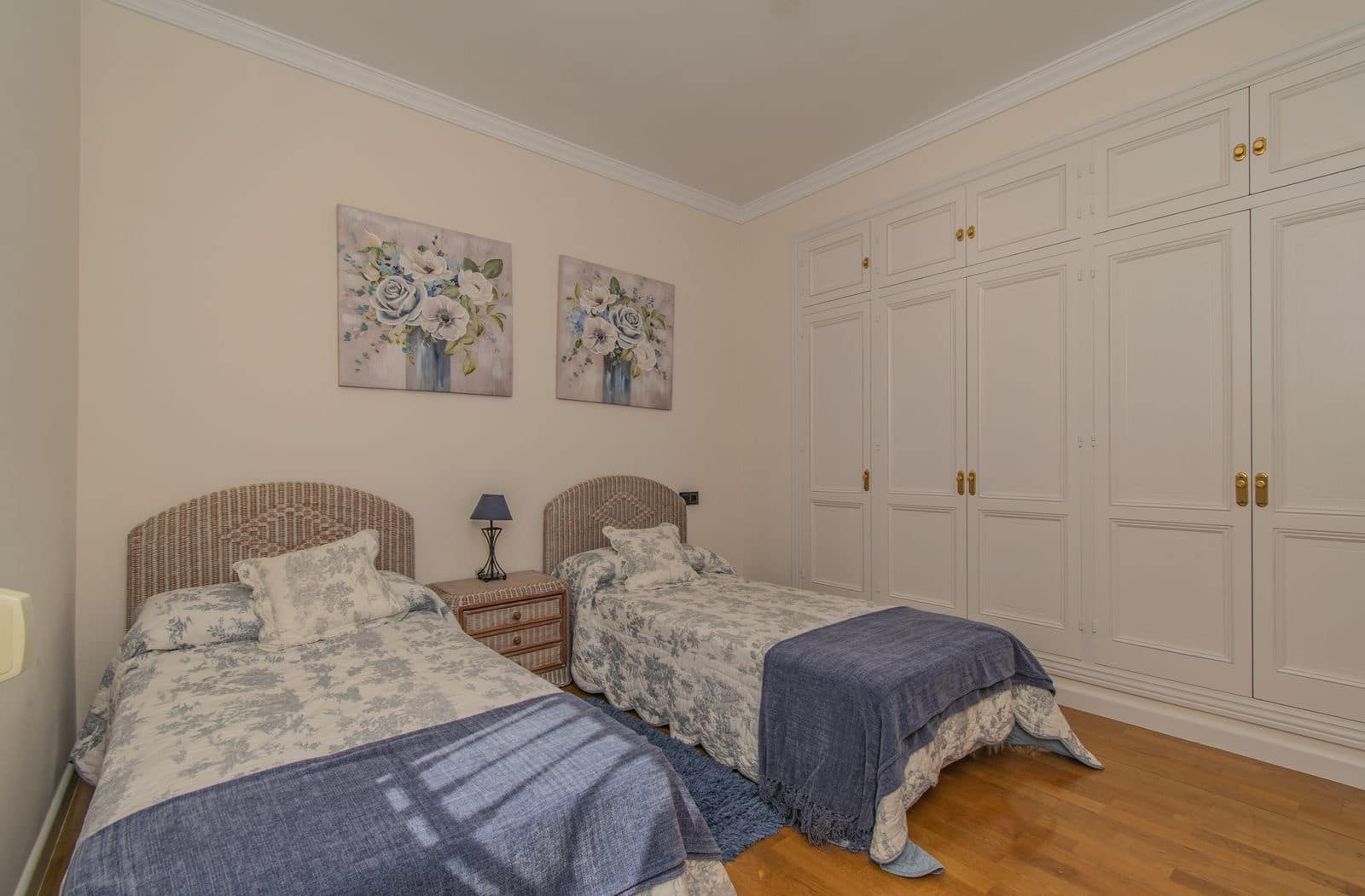 7 soverom Villa til salgs i Marbella med svømmebasseng garasje - € 1 750 000 (Ref: 7061197)