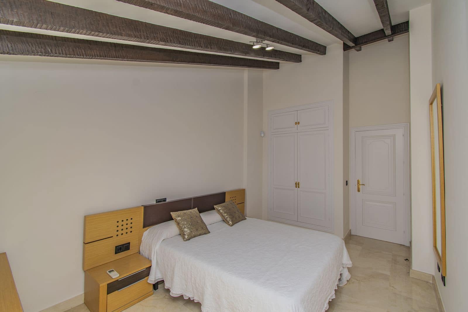 7 soverom Villa til salgs i Marbella med svømmebasseng garasje - € 1 750 000 (Ref: 7061197)