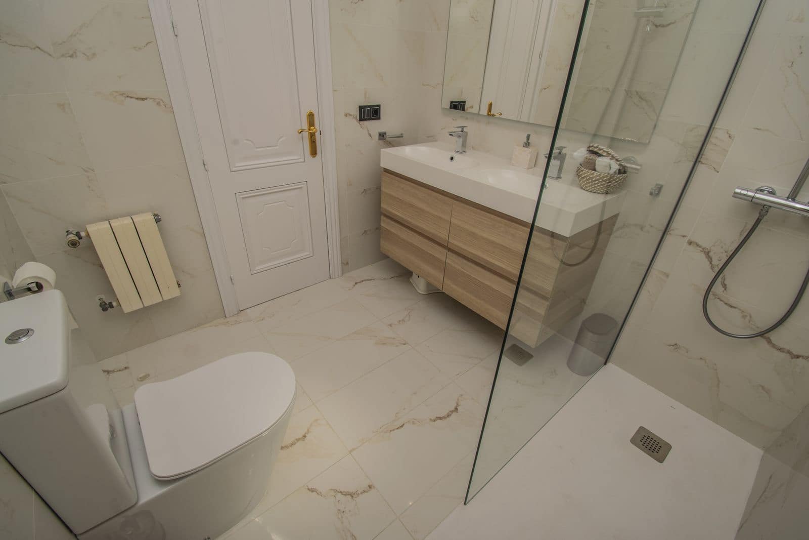 7 soverom Villa til salgs i Marbella med svømmebasseng garasje - € 1 750 000 (Ref: 7061197)