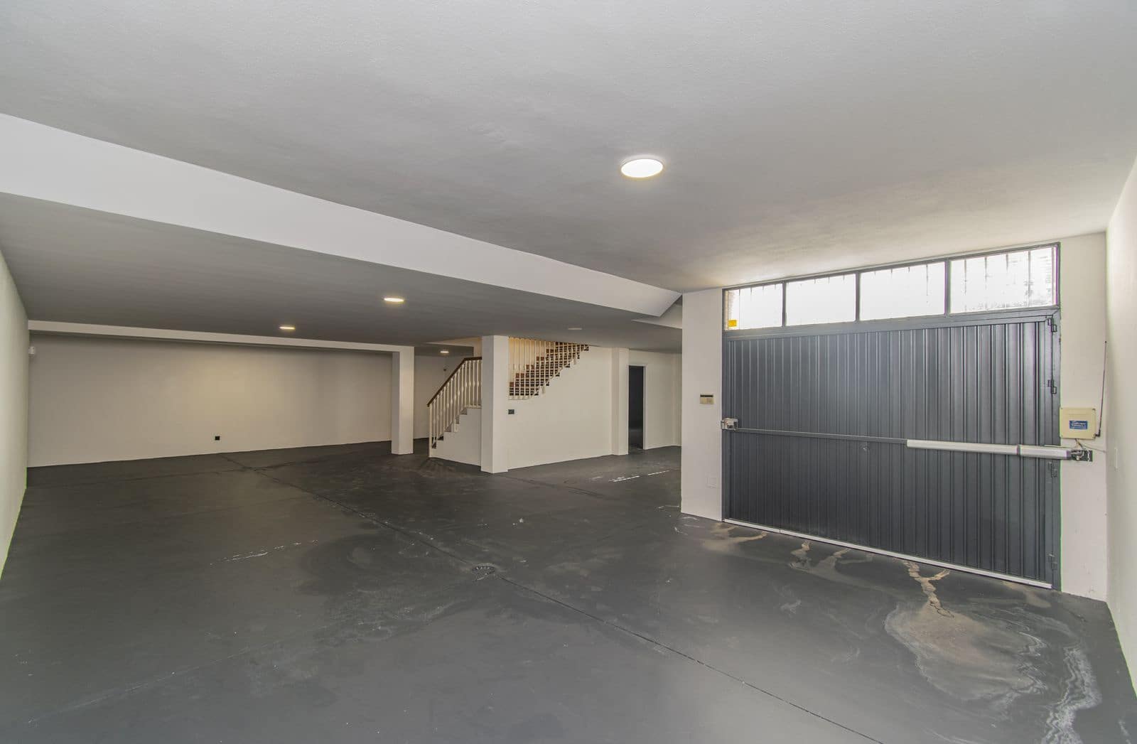 7 soverom Villa til salgs i Marbella med svømmebasseng garasje - € 1 750 000 (Ref: 7061197)