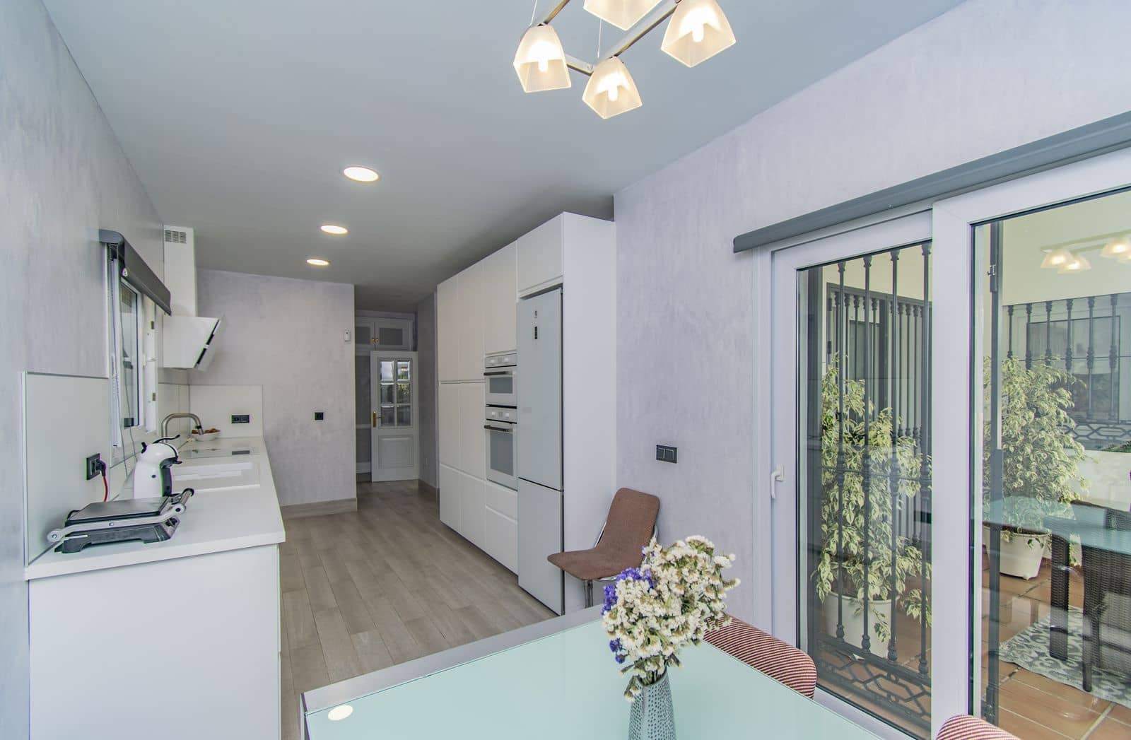 7 soverom Villa til salgs i Marbella med svømmebasseng garasje - € 1 750 000 (Ref: 7061197)