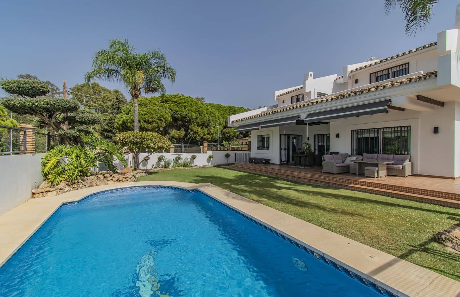 7 soverom Villa til salgs i Marbella med svømmebasseng garasje - € 1 750 000 (Ref: 7061197)
