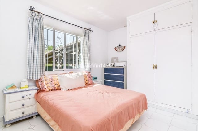 3 soverom Villa til salgs i Nueva Andalucia, Marbella med svømmebasseng garasje - € 850 000 (Ref: 7063191)