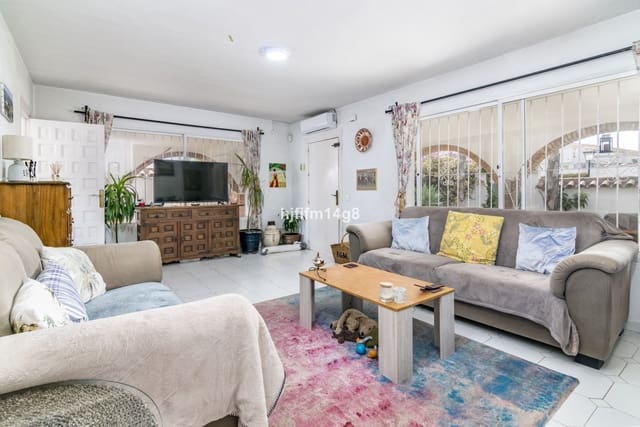 3 soverom Villa til salgs i Nueva Andalucia, Marbella med svømmebasseng garasje - € 850 000 (Ref: 7063191)