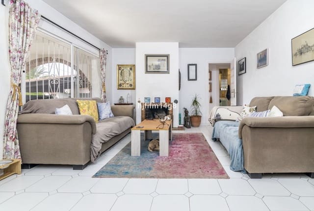 3 soverom Villa til salgs i Nueva Andalucia, Marbella med svømmebasseng garasje - € 850 000 (Ref: 7063191)