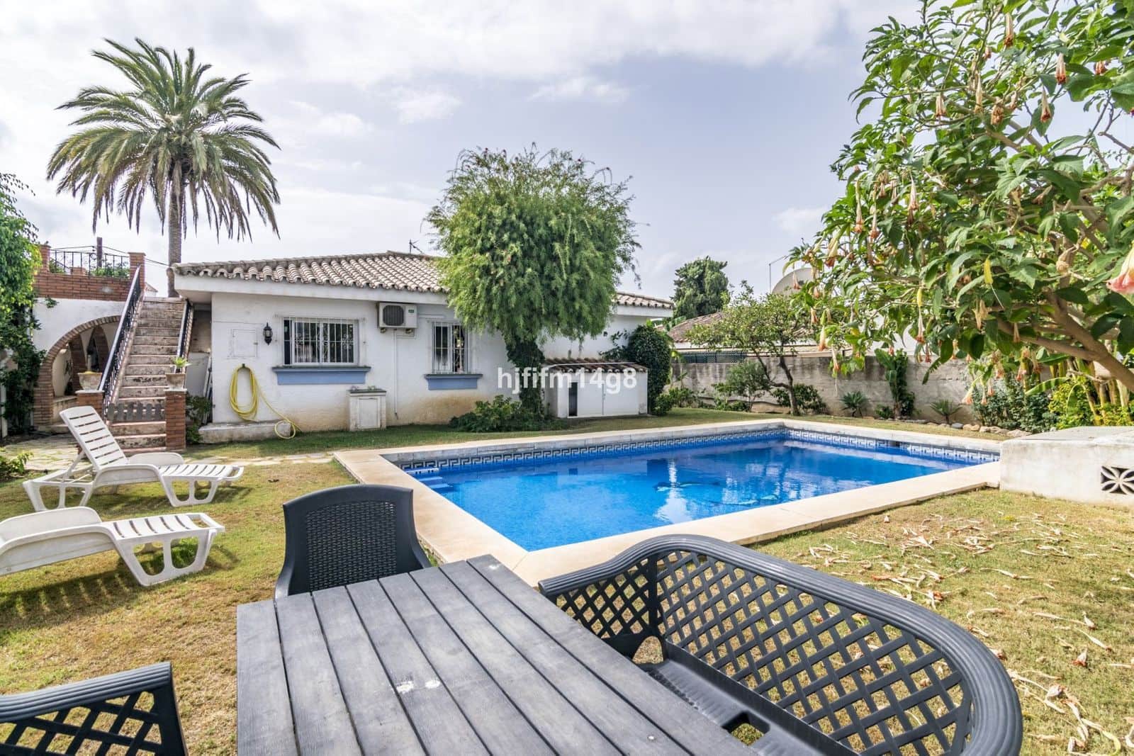 3 soveværelse Villa til salg i Nueva Andalucia med swimmingpool garage - € 850.000 (Ref: 7063191)
