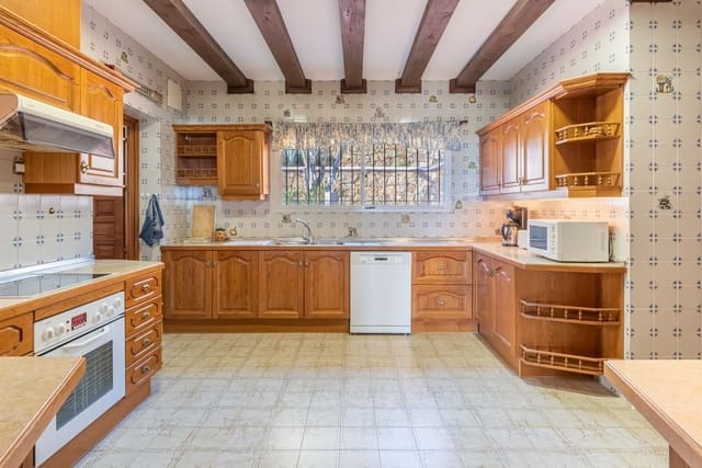 4 soverom Villa til salgs i El Paraiso, Estepona med svømmebasseng garasje - € 1 700 000 (Ref: 7070840)