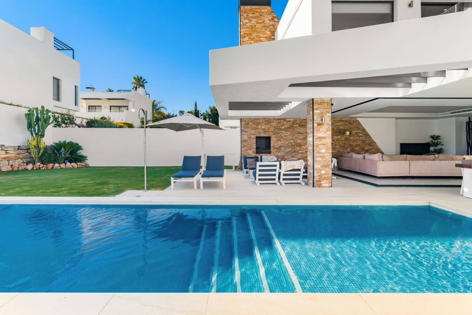 5 soveværelse Villa til salg i San Pedro de Alcantara med swimmingpool garage - € 1.950.000 (Ref: 7078777)