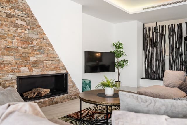 5 sypialnia Willa na sprzedaż w San Pedro de Alcantara, Marbella z basenem garażem - 1 950 000 € (Ref: 7078777)