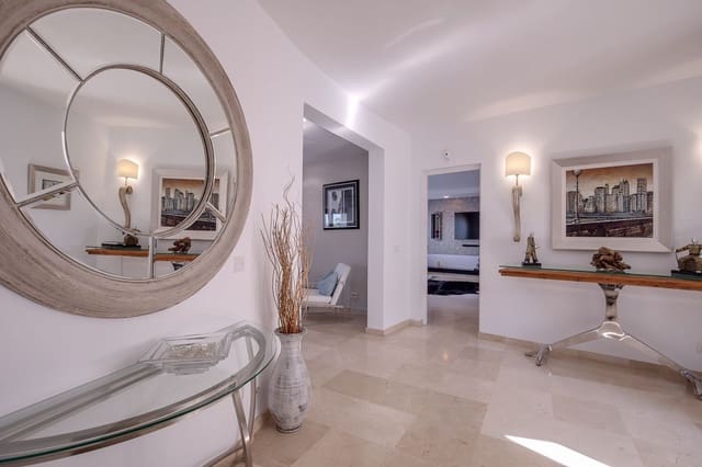 4 slaapkamer Villa te koop in Guadalmina, Marbella met zwembad garage - € 2.100.000 (Ref: 7101418)