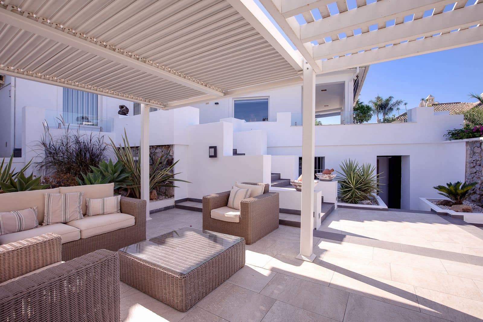 4 soverom Villa til salgs i Guadalmina med svømmebasseng garasje - € 2 100 000 (Ref: 7101418)