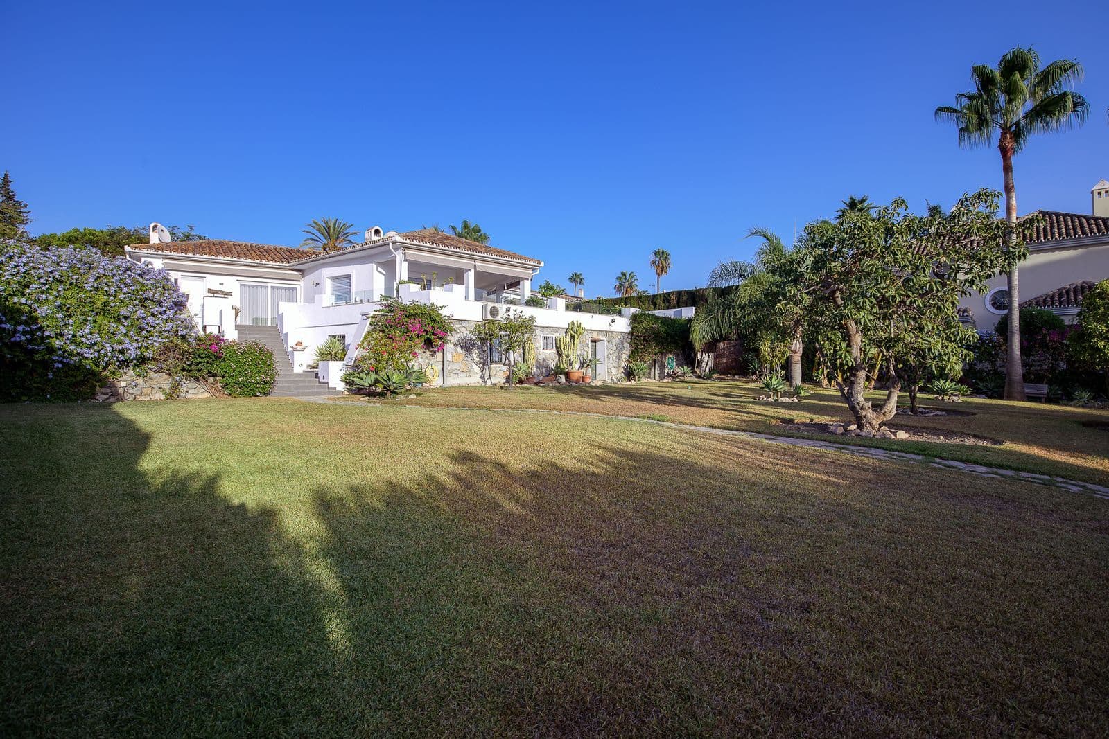 4 soverom Villa til salgs i Guadalmina med svømmebasseng garasje - € 2 100 000 (Ref: 7101418)