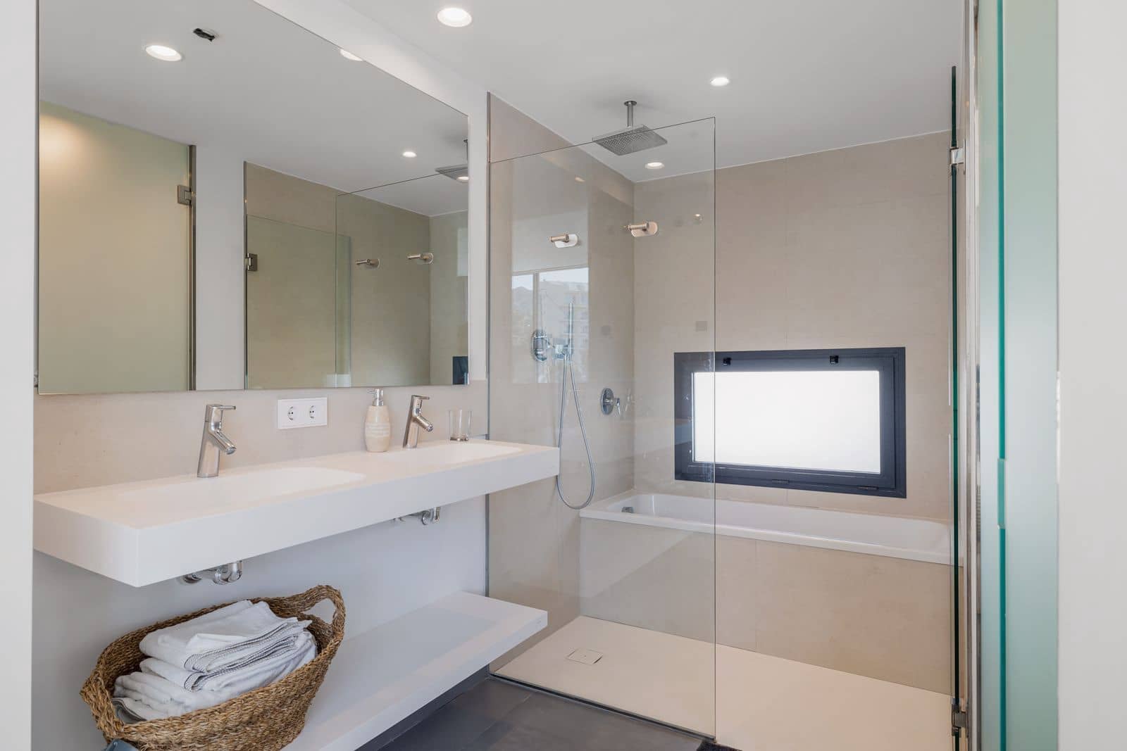 2 soveværelse Penthouse til salg i Fuengirola med swimmingpool garage - € 849.000 (Ref: 7200056)