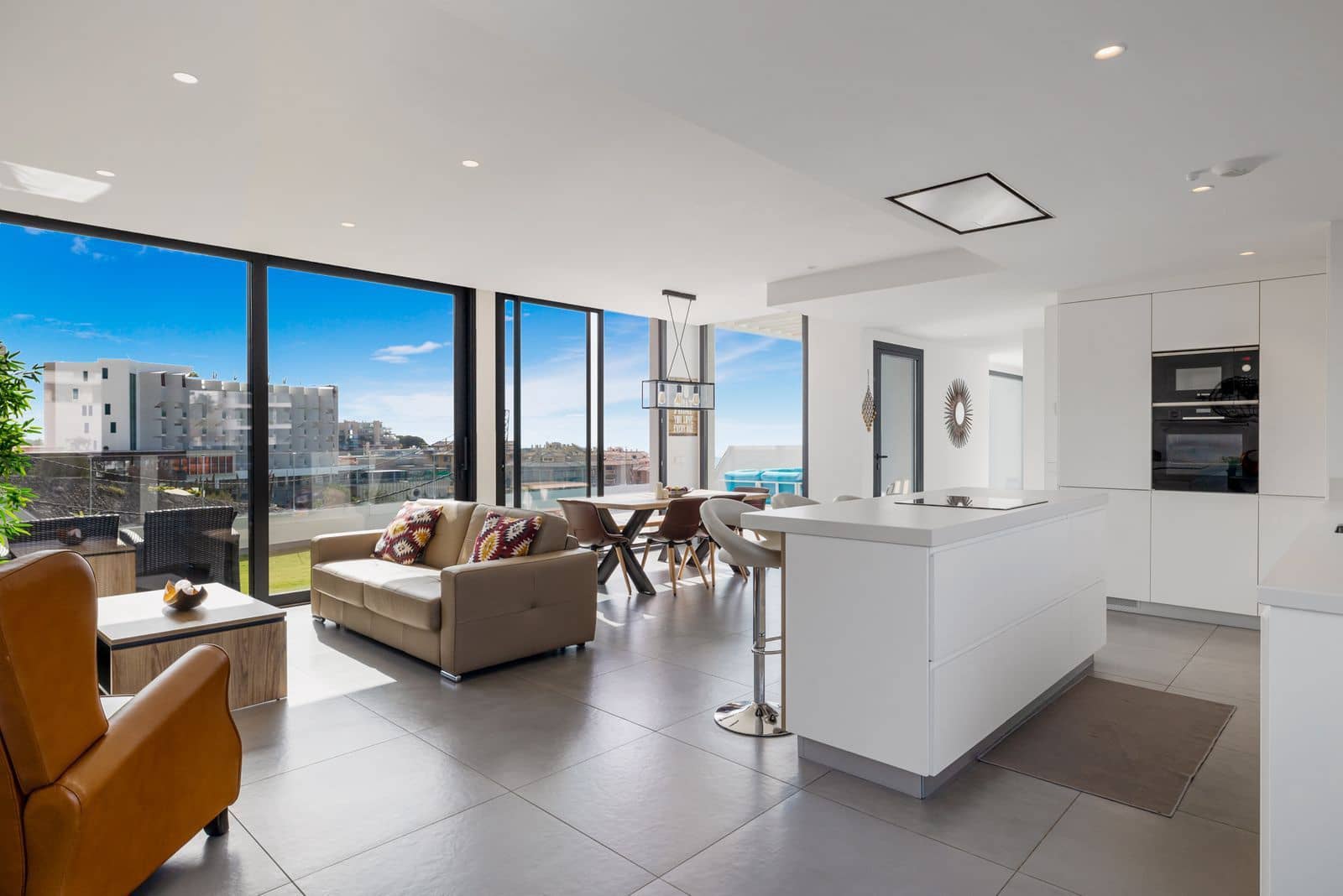 2 soveværelse Penthouse til salg i Fuengirola med swimmingpool garage - € 849.000 (Ref: 7200056)