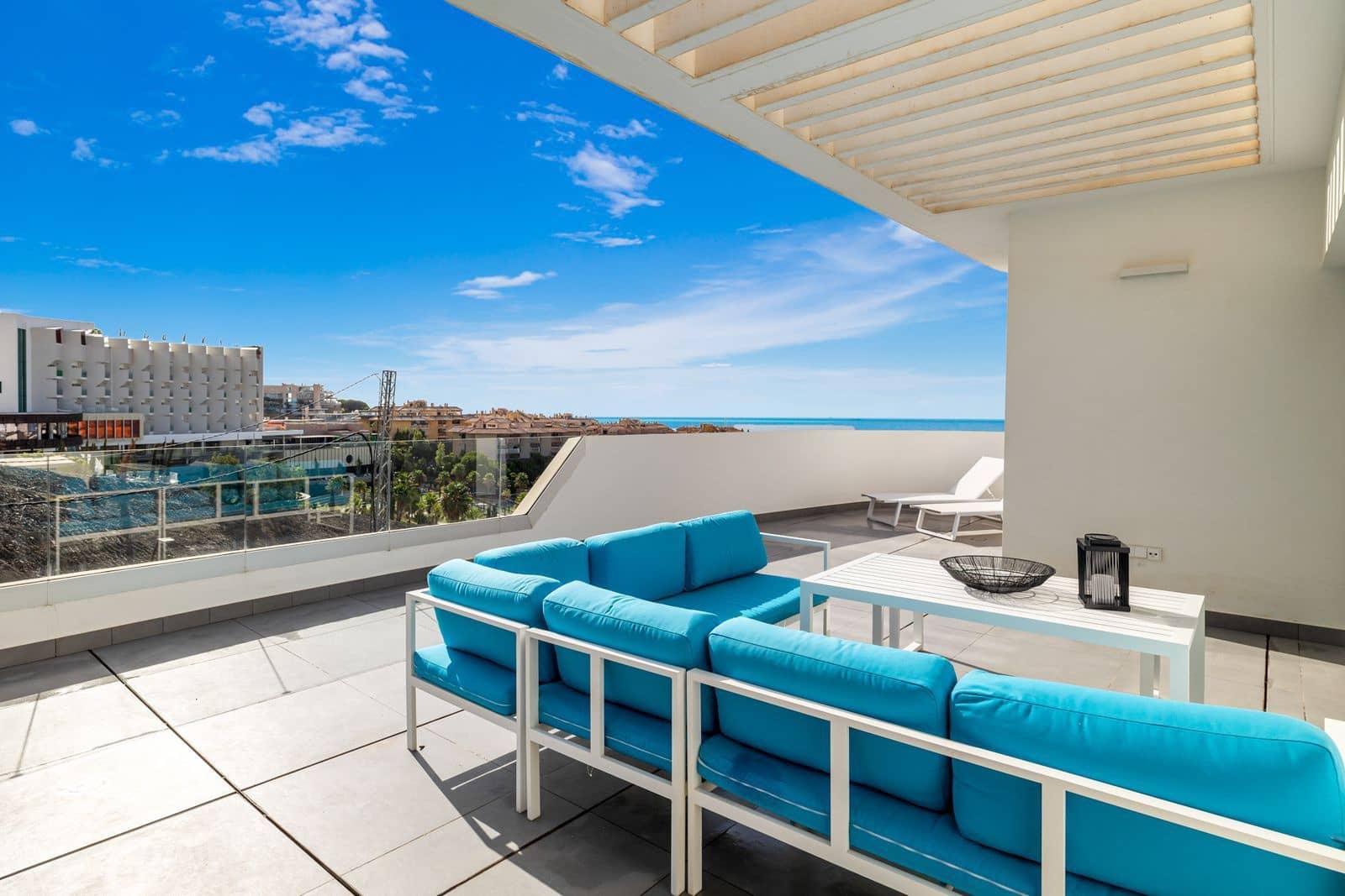 2 soveværelse Penthouse til salg i Fuengirola med swimmingpool garage - € 849.000 (Ref: 7200056)