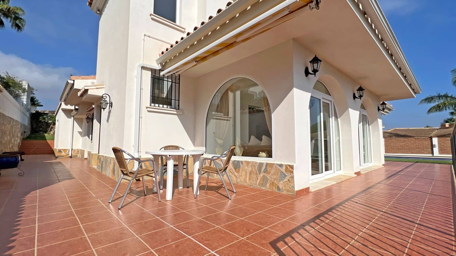 3 soverom Villa til salgs i Torrenueva med svømmebasseng garasje - € 1 195 000 (Ref: 7223787)