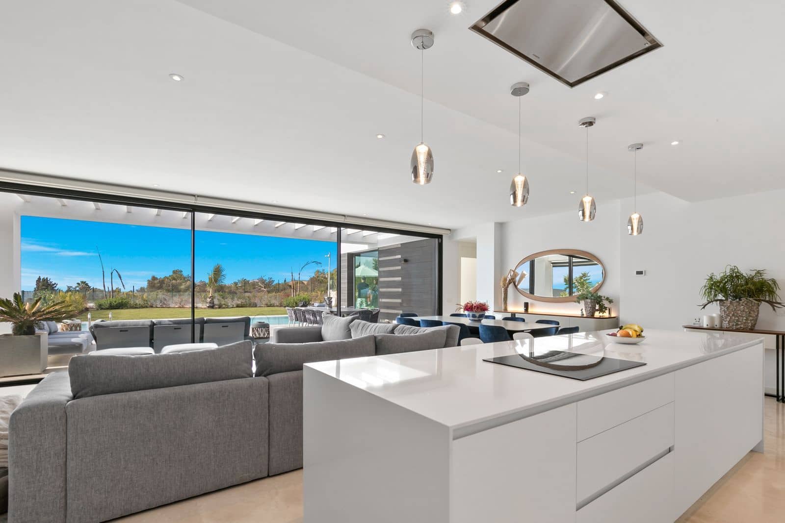 6 soveværelse Villa til salg i Calahonda med swimmingpool garage - € 1.990.000 (Ref: 7223788)