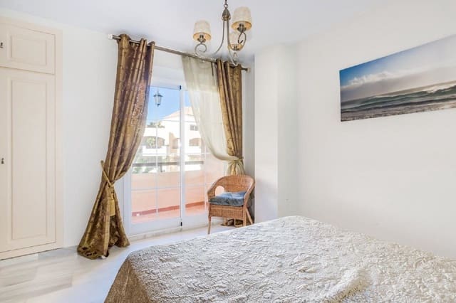 2 sovrum Lägenhet till salu i Elviria, Marbella med pool garage - 395 000 € (Ref: 7223789)