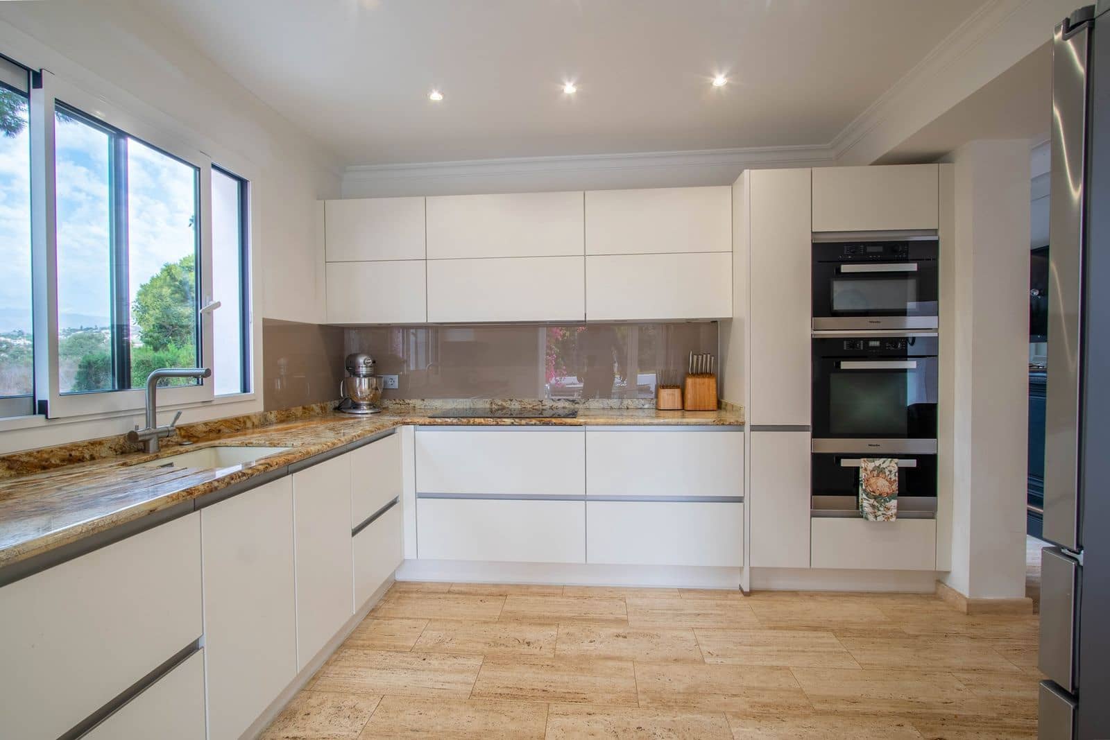 5 soveværelse Villa til salg i Marbella med swimmingpool garage - € 1.975.000 (Ref: 7225772)