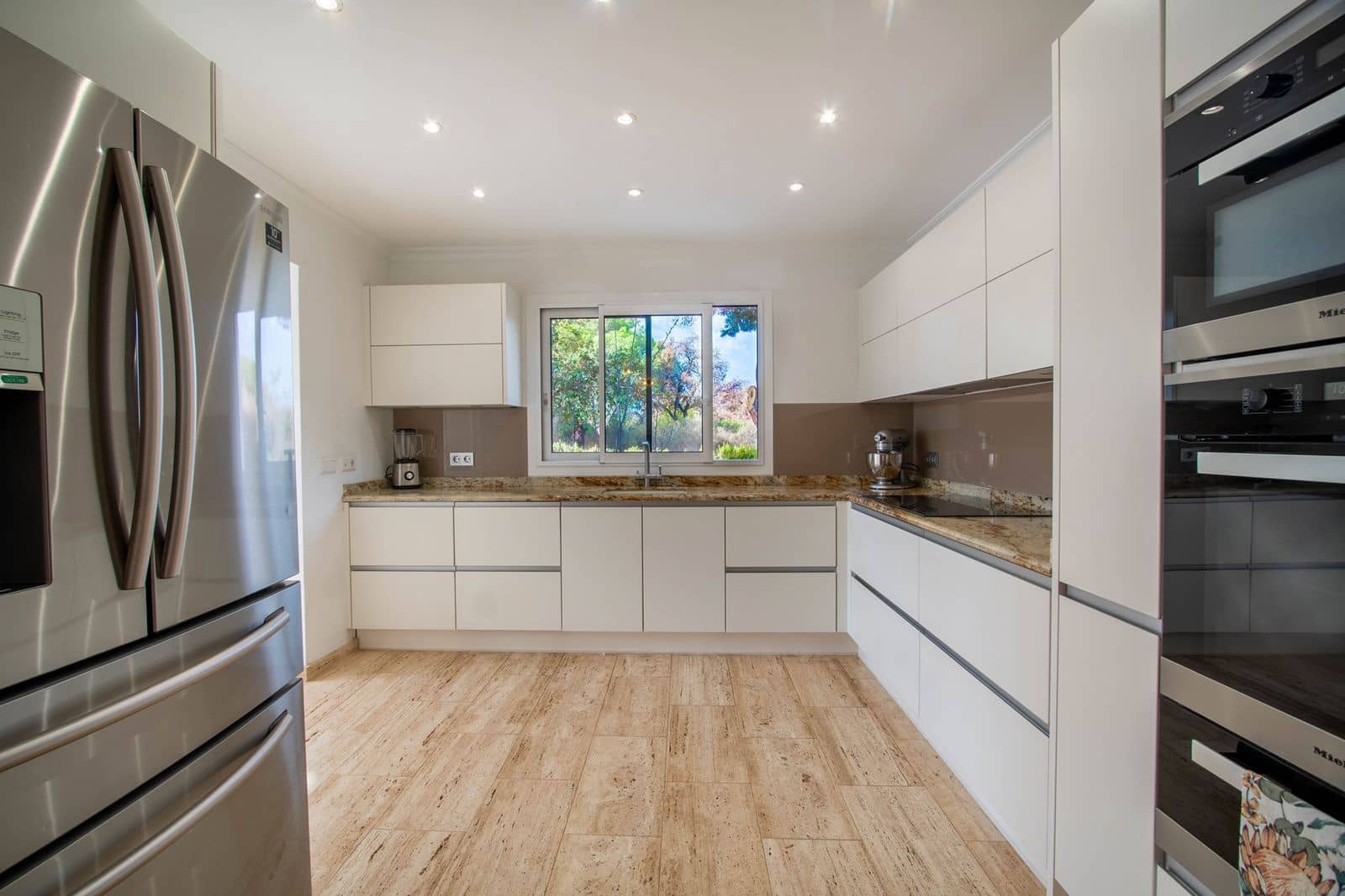 5 soveværelse Villa til salg i Marbella med swimmingpool garage - € 1.975.000 (Ref: 7225772)