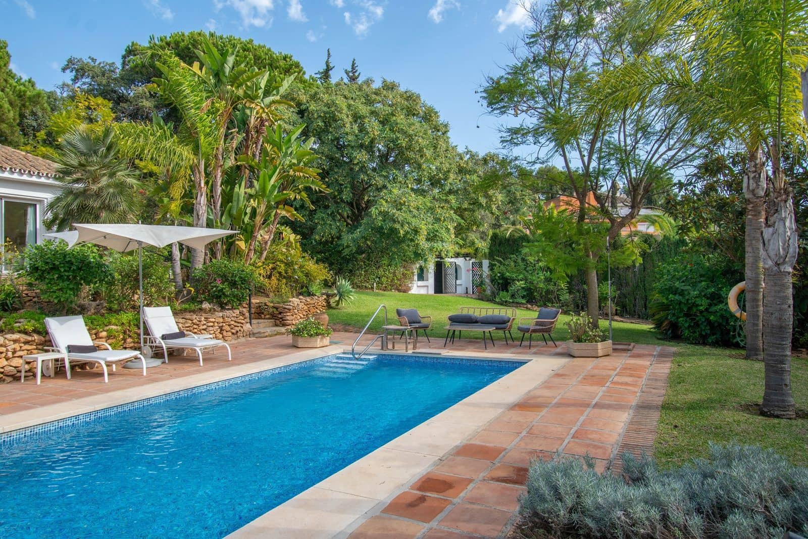 5 soveværelse Villa til salg i Marbella med swimmingpool garage - € 1.975.000 (Ref: 7225772)