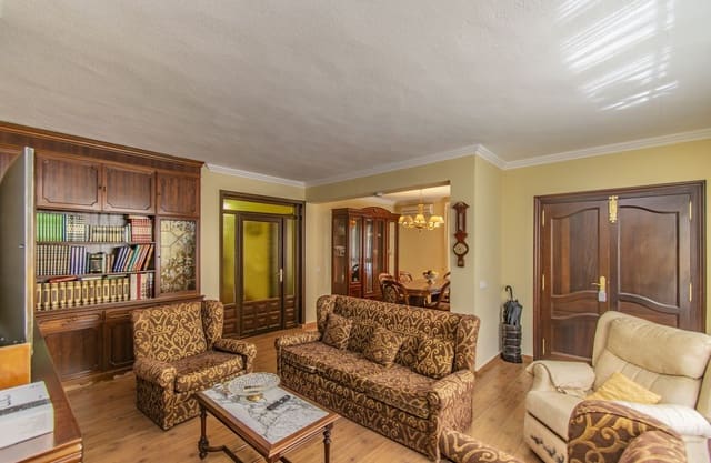 5 soverom Villa til salgs i Marbella med svømmebasseng garasje - € 1 065 000 (Ref: 7244072)