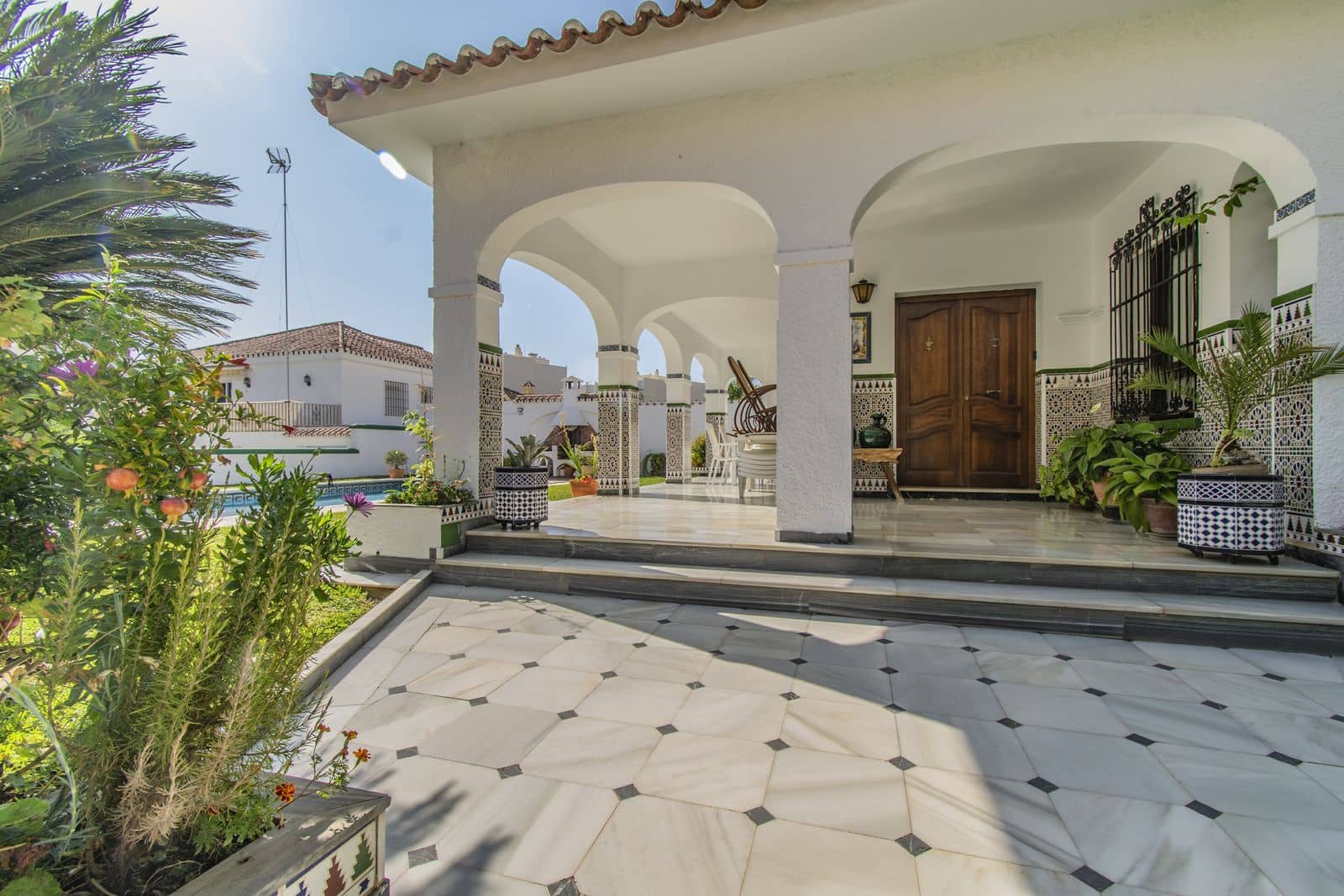 5 soverom Villa til salgs i Marbella med svømmebasseng garasje - € 1 065 000 (Ref: 7244072)