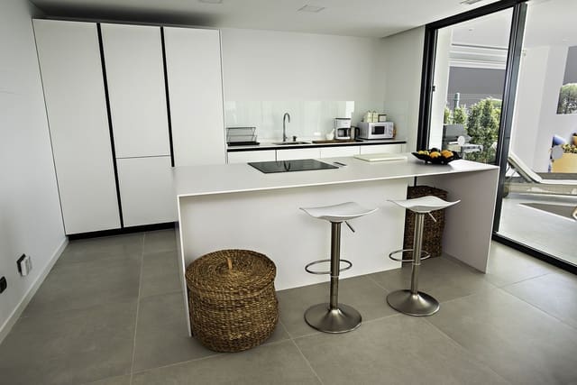 3 soverom Villa til salgs i La Cala de Mijas, Mijas med svømmebasseng garasje - € 1 395 000 (Ref: 7247158)