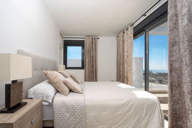 4 soverom Villa til salgs i La Cala de Mijas, Mijas med svømmebasseng garasje - € 1 450 000 (Ref: 7250431)