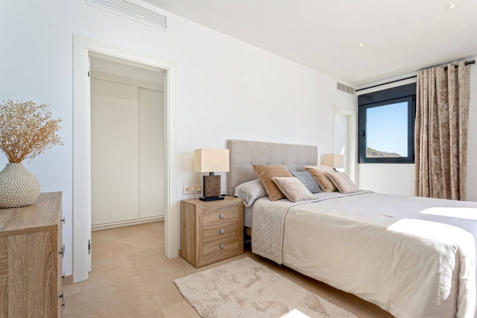 4 soveværelse Villa til salg i La Cala de Mijas med swimmingpool garage - € 1.450.000 (Ref: 7250431)