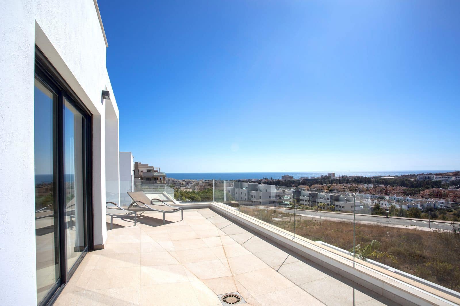 4 soveværelse Villa til salg i La Cala de Mijas med swimmingpool garage - € 1.450.000 (Ref: 7250431)